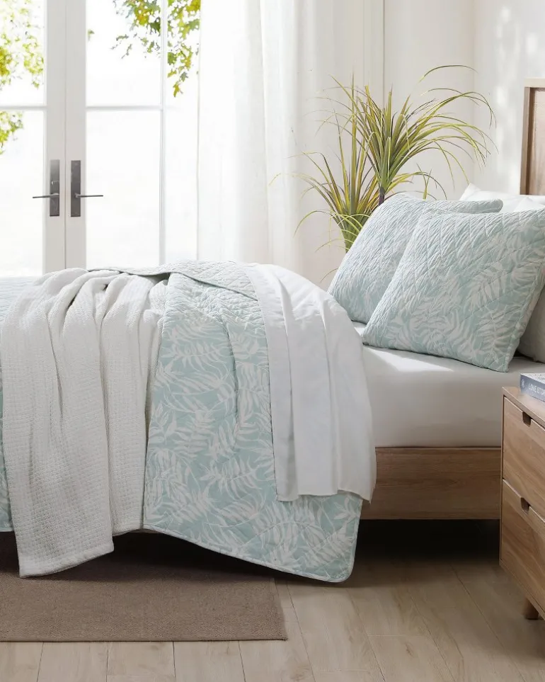 Art of Palms Reversible 3-Piece Full/Queen Quilt Set