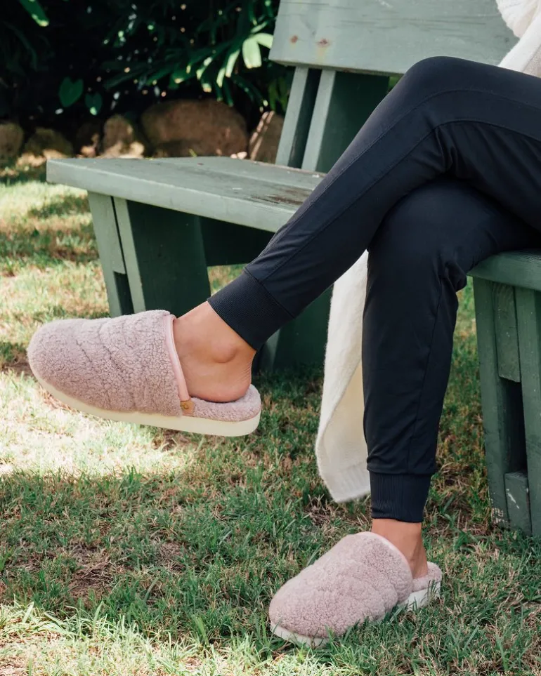 Women's OluKai® Pūpū Mua Fuzzy Slippers